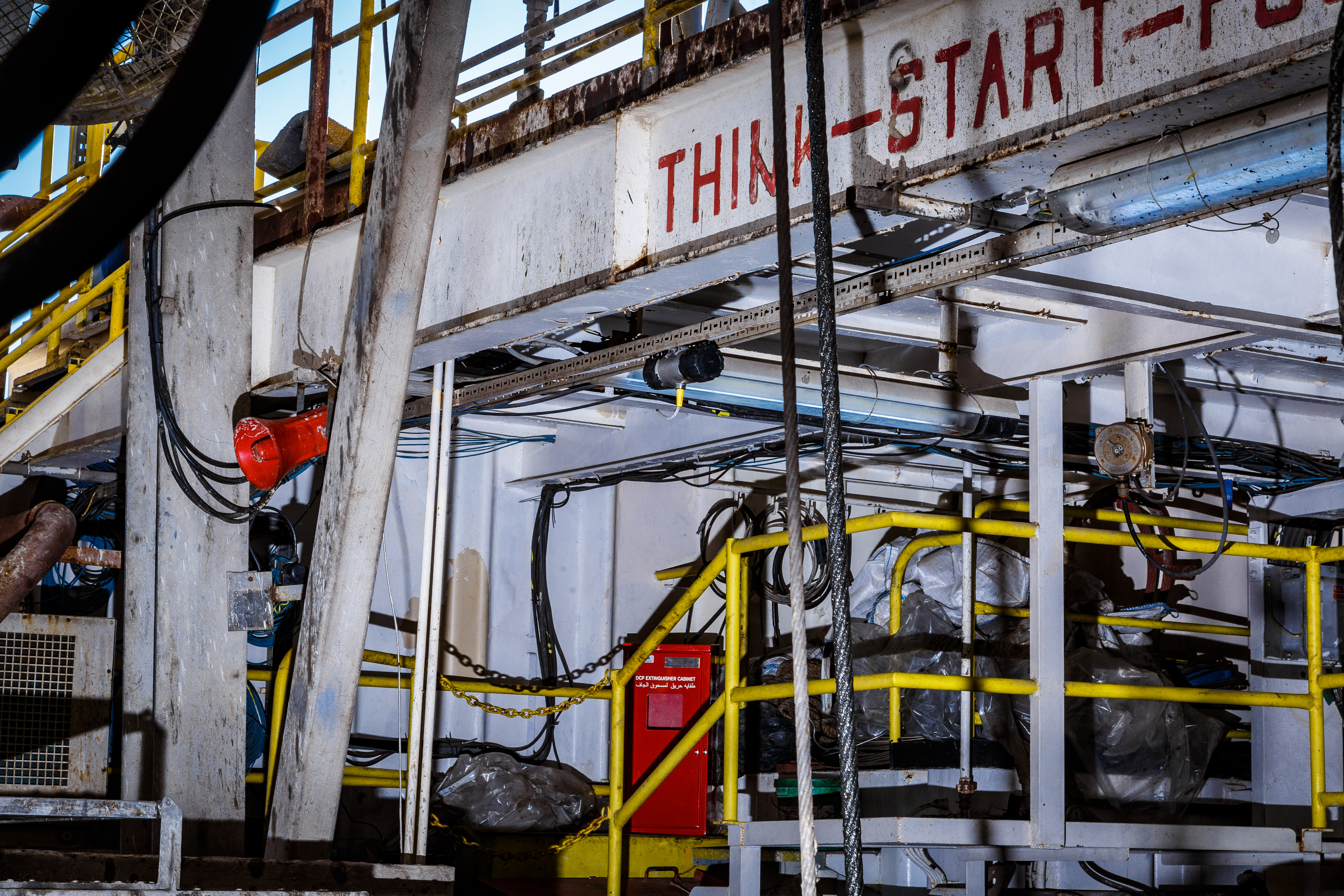 Wireless gas detection on oil rig